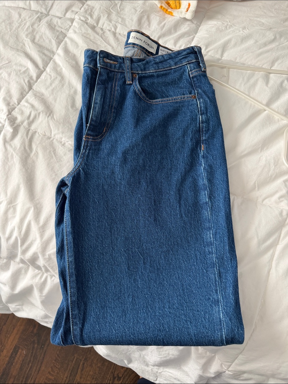 Aritzia Women's Straight Jeans in Dark Blue Denim